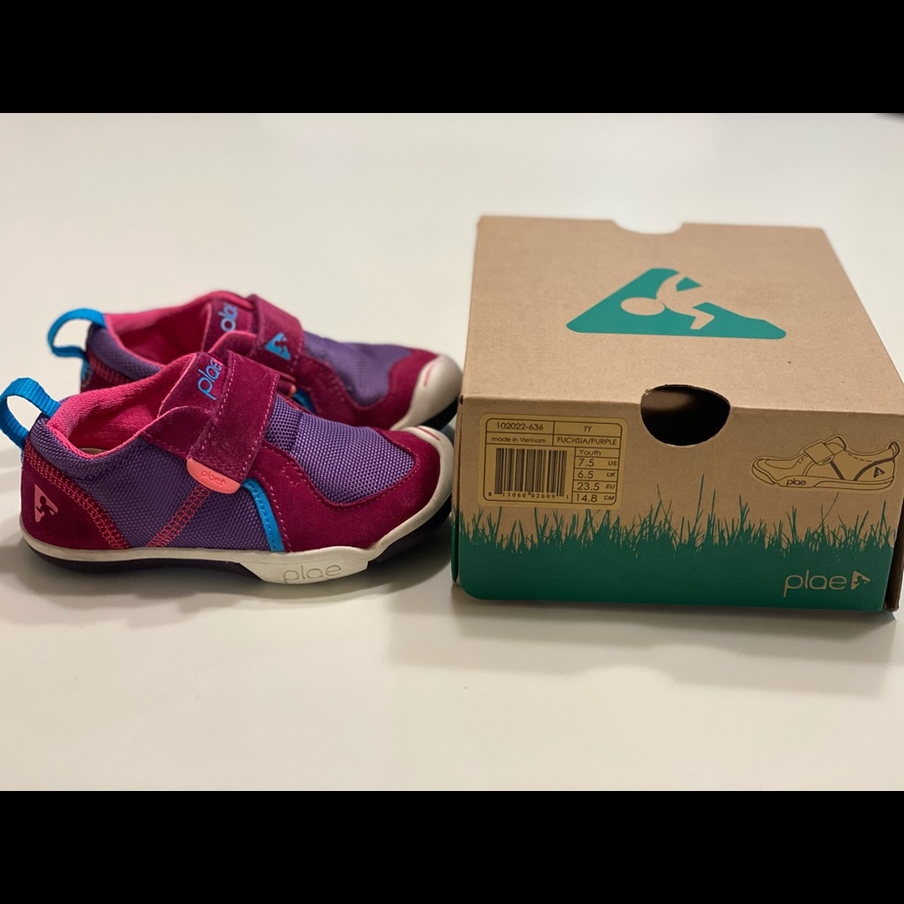 Plae toddler sneakers
